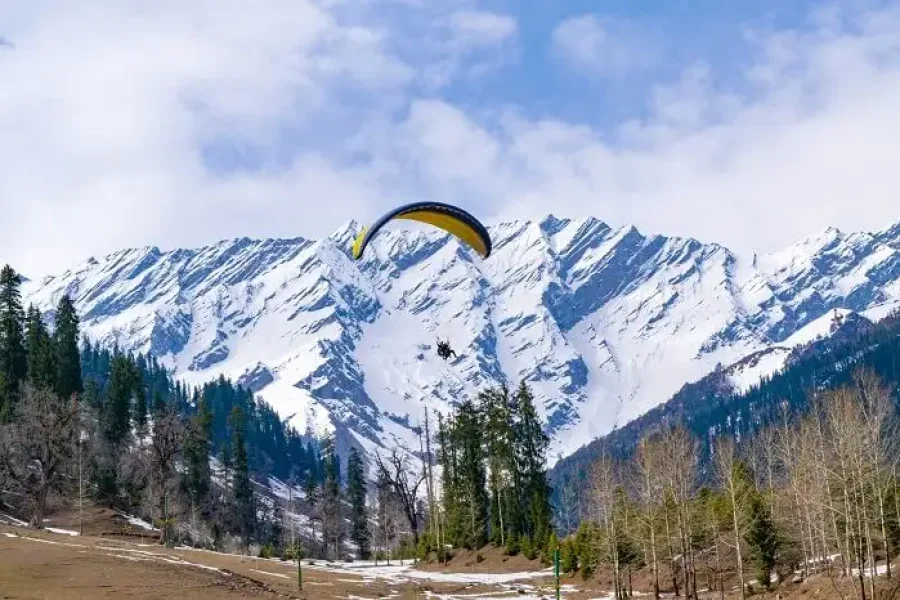 Romantic Manali by Volvo