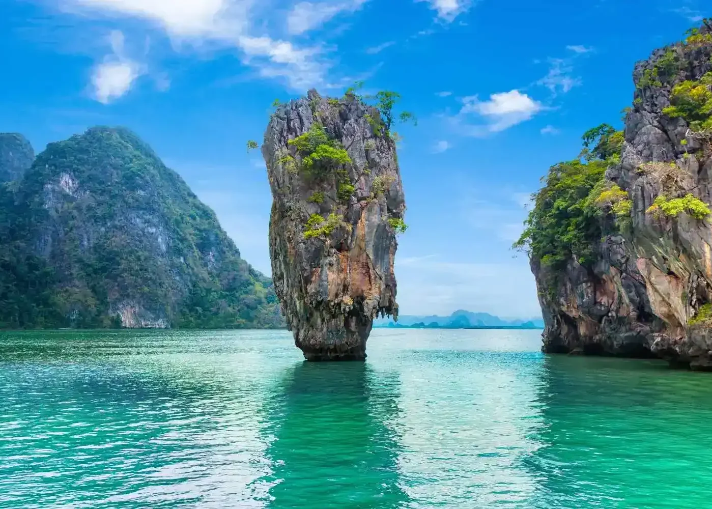 <span style="padding-left: 8px"><i class="far fa-calendar-alt"></i>  DAY 5</span>- James bond Island by Big boat