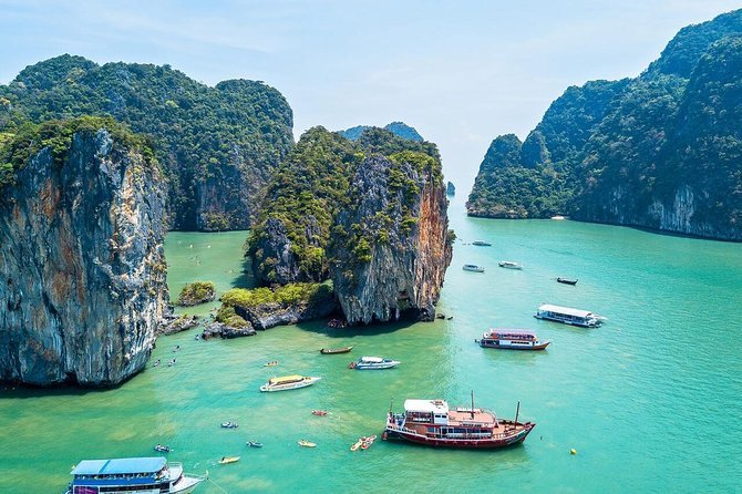 <span style="padding-left: 8px"><i class="far fa-calendar-alt"></i>  DAY 2</span>- James Bond Island Tour with Lunch