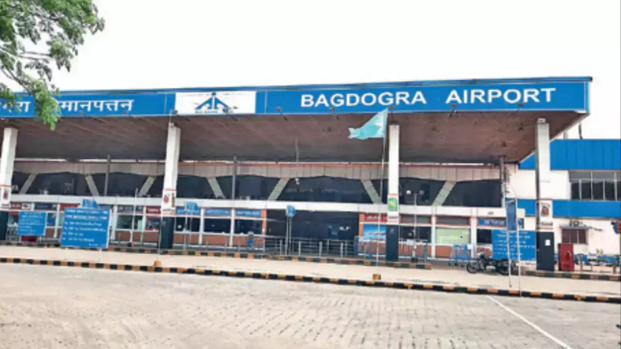 <span style="padding-left: 8px"><i class="far fa-calendar-alt"></i>  DAY 1</span>- Arrival in Bagdogra Airport - Phuentsholing