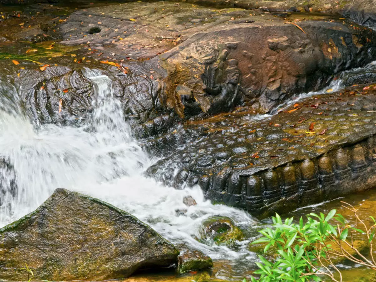 <span style="padding-left: 8px"><i class="far fa-calendar-alt"></i>  DAY 5</span>-  Kulen Mountain “One Thousand of Lingam