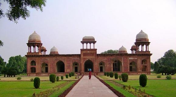 <span style="padding-left: 8px"><i class="far fa-calendar-alt"></i>  DAY 2</span>- Delhi – Agra Sightseeing 