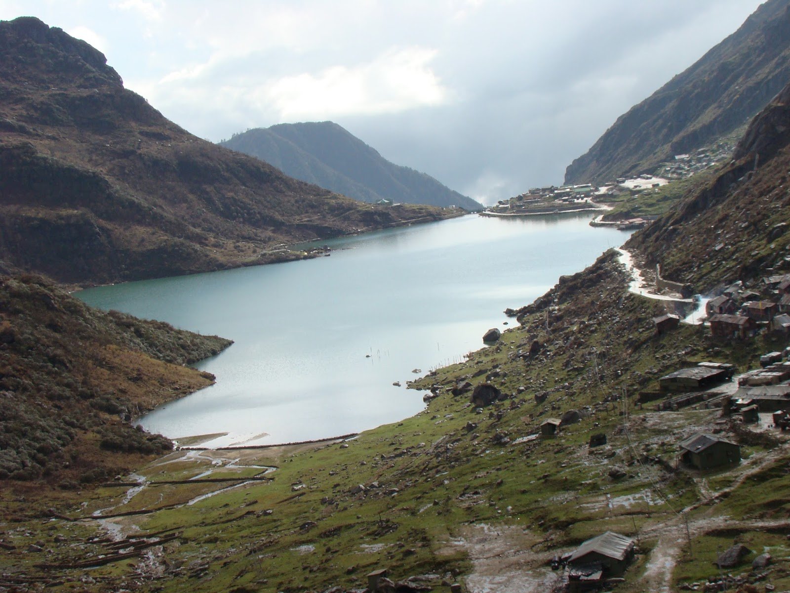 <span style="padding-left: 8px"><i class="far fa-calendar-alt"></i>  DAY 2</span>- Gangtok – Excursion to Tshangu Lake & New Baba Mandir 