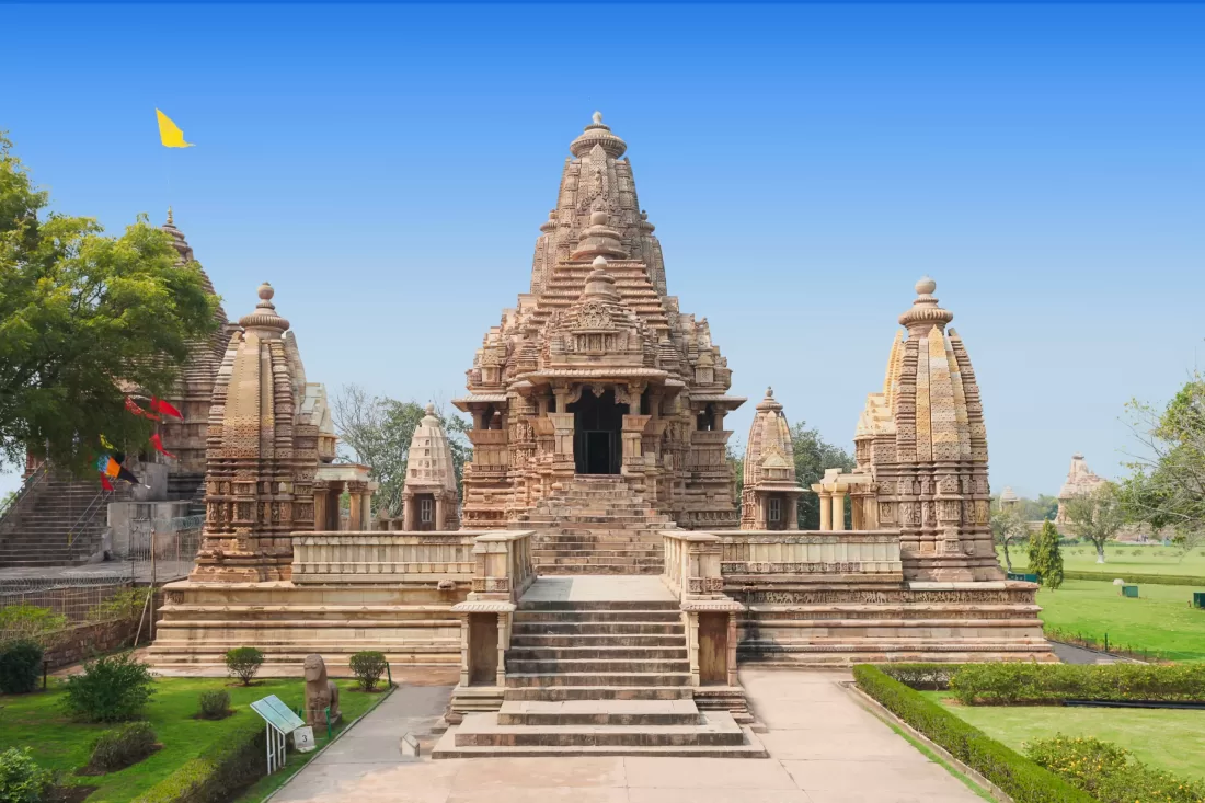 <span style="padding-left: 8px"><i class="far fa-calendar-alt"></i>  DAY 3</span>- Khajuraho